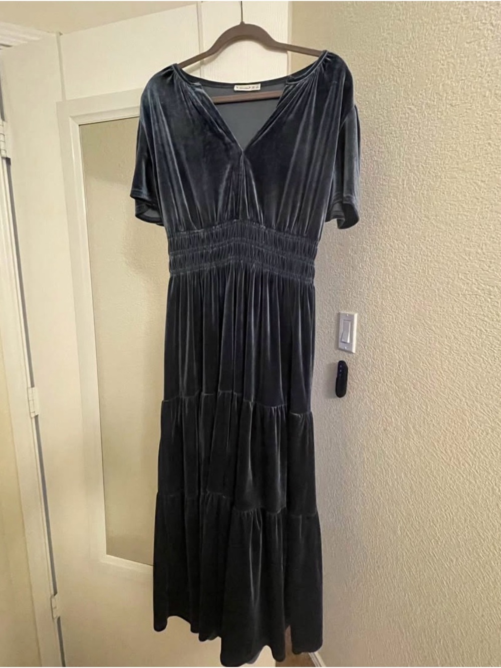Women's Velvet V-Neck Maxi Dress - Blue